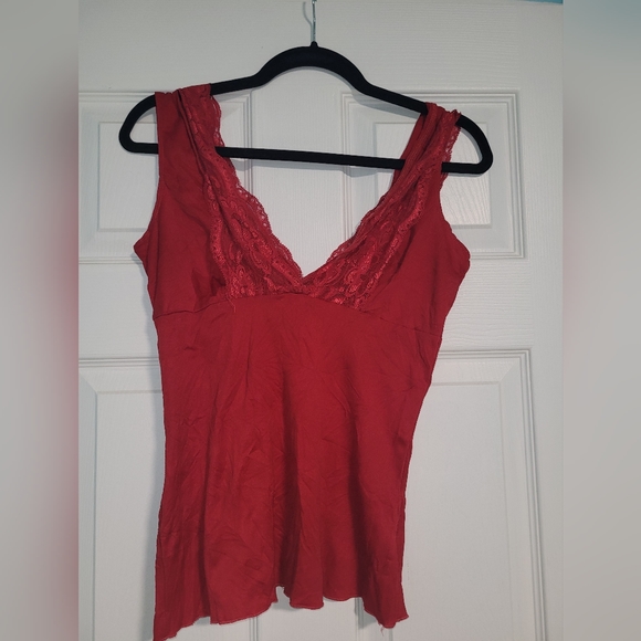 2 red tops - Picture 2 of 2